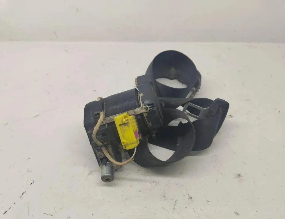 VOLKSWAGEN Golf 7 generation (2012-2024) Front Left Seatbelt 33014051 31900833