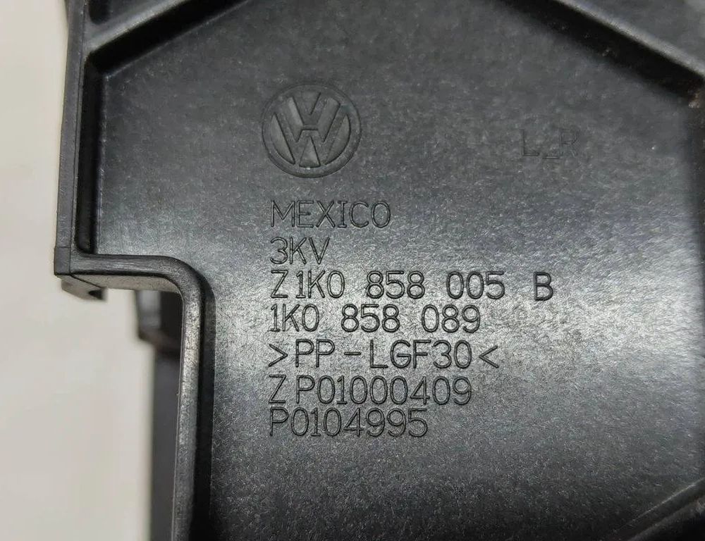 VOLKSWAGEN Jetta 3 generation (1992-1998) Другие внутренние детали 1K0858005B,ZP01000409 31902472