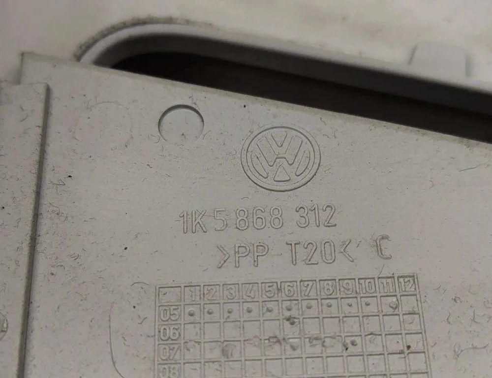 VOLKSWAGEN Variant VII TDI (2014-2024) Боковая стойка левой стороны 1K5868312 32000861