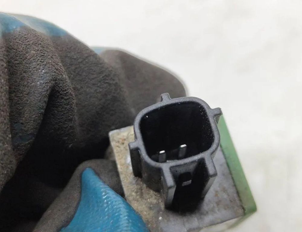 VOLKSWAGEN Passat B7 (2010-2015) Датчик удара задний левый 5N0959351 32001348