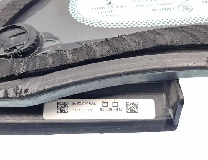 CHRYSLER Pacifica 2 generation (RU) (2016-2023) Переднеяя правая фортка 68227746AE,43R001229 24782324