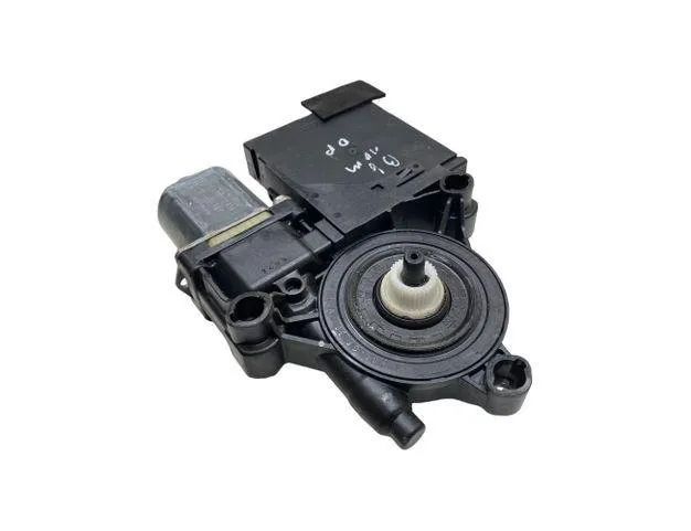 VOLKSWAGEN Passat B6 (2005-2010) Priekšējo labo durvju logu pacelšanas motorīts 3C1837462L,975030135,3C0959702 26558258