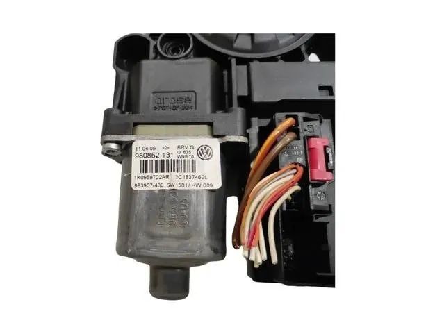 VOLKSWAGEN Golf Plus 1 generation (2004-2009) Маторчик стеклоподъемника передней левой двери 1K0959792N,F005S00350 26578098