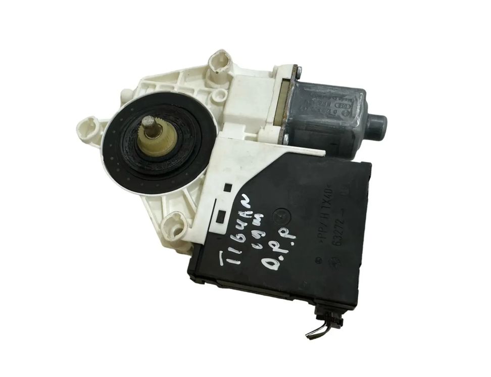 VOLKSWAGEN Tiguan 1 generation (2007-2017) Маторчик стеклоподъемника передней левой двери 5N0959702B 29946662