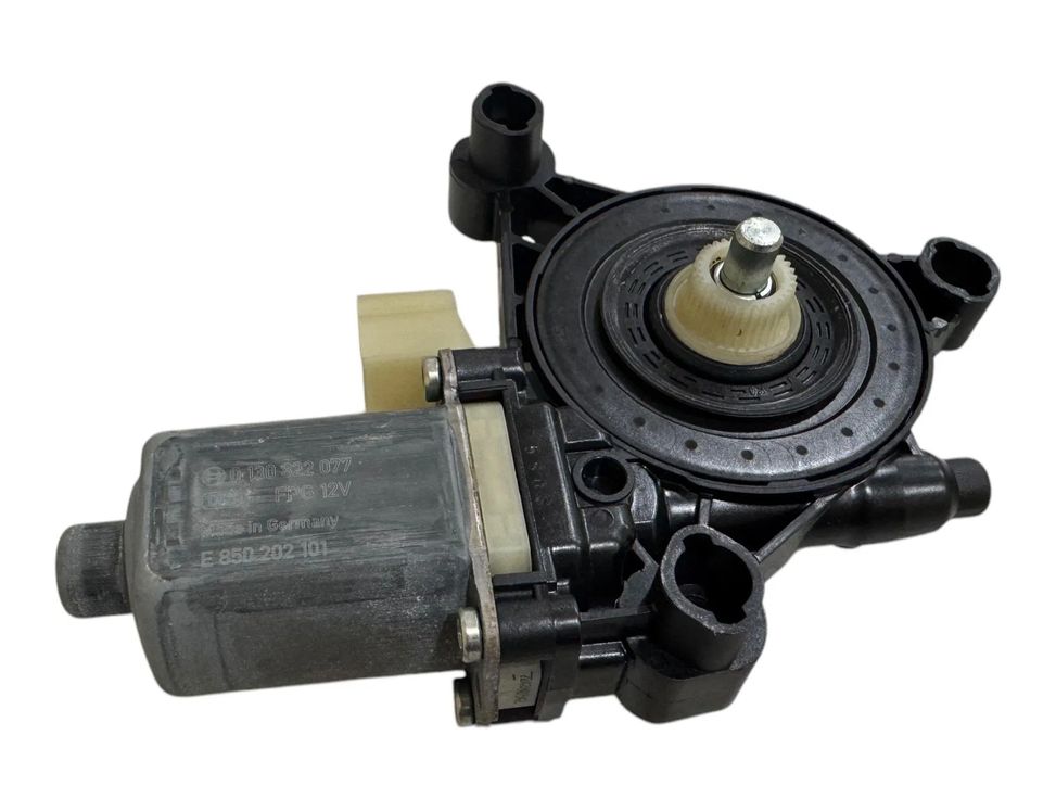 VOLKSWAGEN Golf 7 generation (2012-2024) Front Left Door Window Regulator Motor 0130822077 29976760