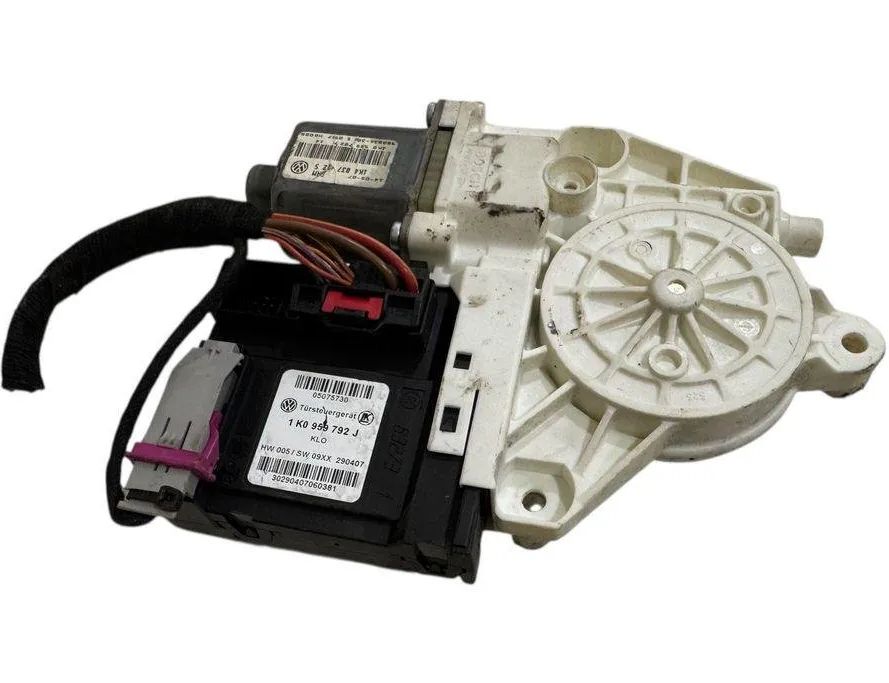 VOLKSWAGEN Golf 8 generation (2019-2023) Priekšējo kreiso durvju logu pacēlāja motorīts 1K4837402S 30488161