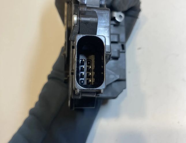 FIAT Ducato 3 generation (2006-2024) Средний замок на задней правой двери 1361334080 20387925