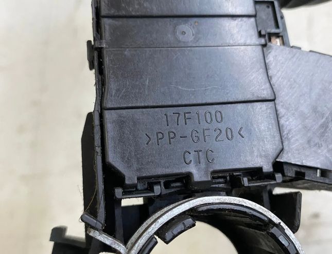 TOYOTA Hilux 7 generation (2005-2015) Подрулевой переключатель 17F100 32838075