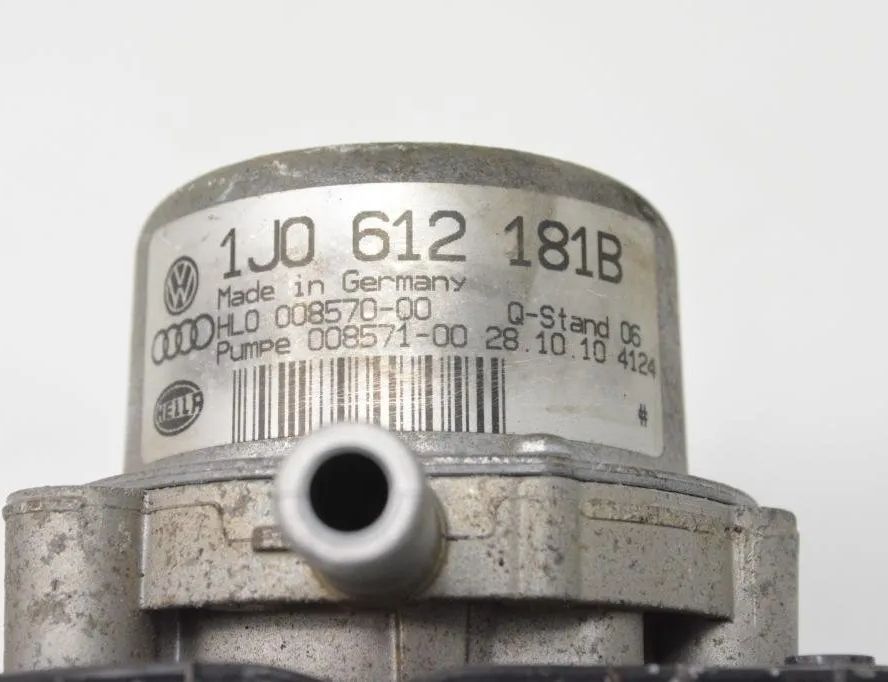 VOLKSWAGEN Passat B7 (2010-2015) Вакуумный насос 1J0612181B 28503774