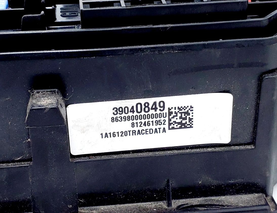 OPEL Astra K (2015-2021) Fuse Box 812461952,39040849,39019198 17638208