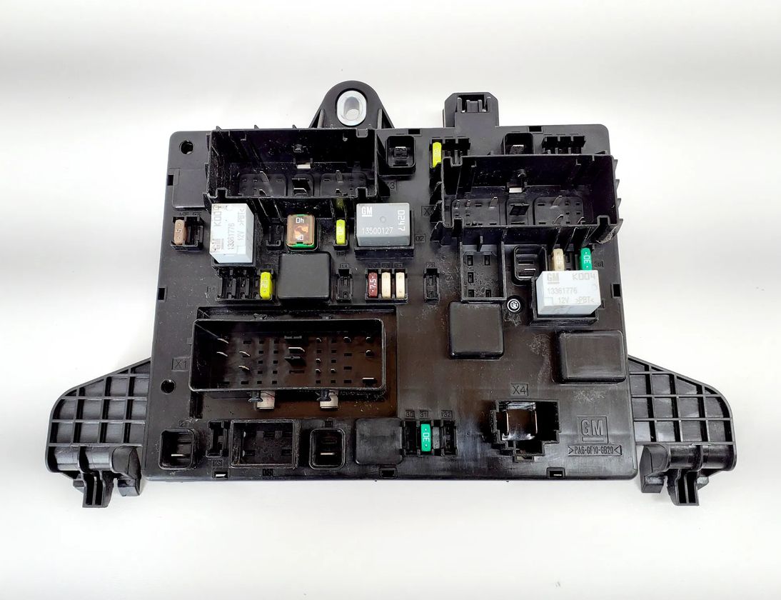 OPEL Zafira C (2012-2016) Блок предохранителей 365927271,13368653 21741867