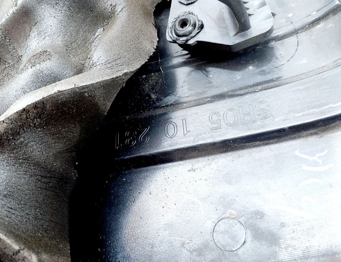 MAZDA 6 GJ (2012-2024) Motora dekoratīvā plastmasa / vāks SH0510231 22093001