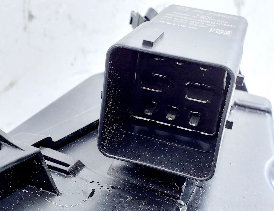 PEUGEOT 5008 2 generation (2017-2020) Fuse Box 9678633380,9803299780,9804846880 27151491