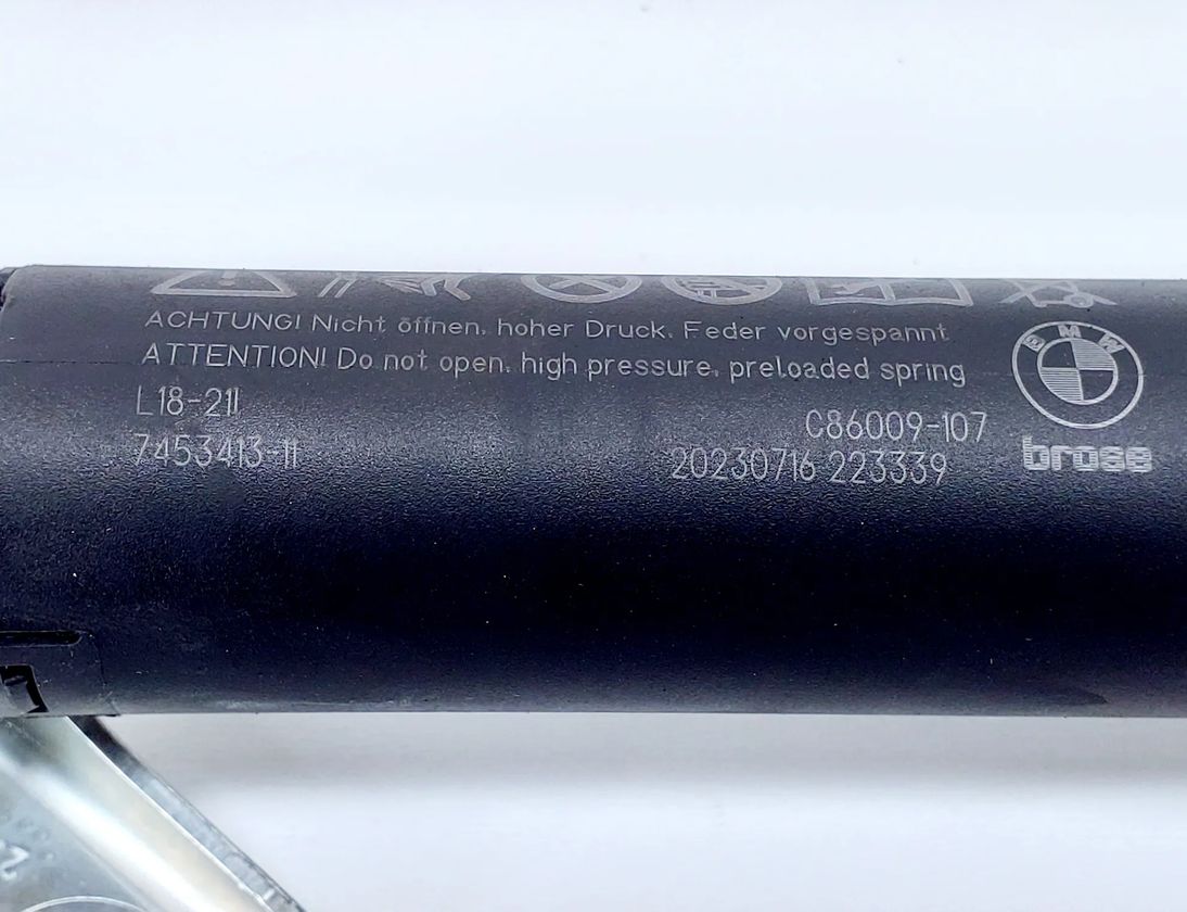 BMW 3 Series G20/G21/G28 (2018-2024) Aizmugurējā bagāžnieka amartizātors labajā pusē 7453413-11,7453413 27591617