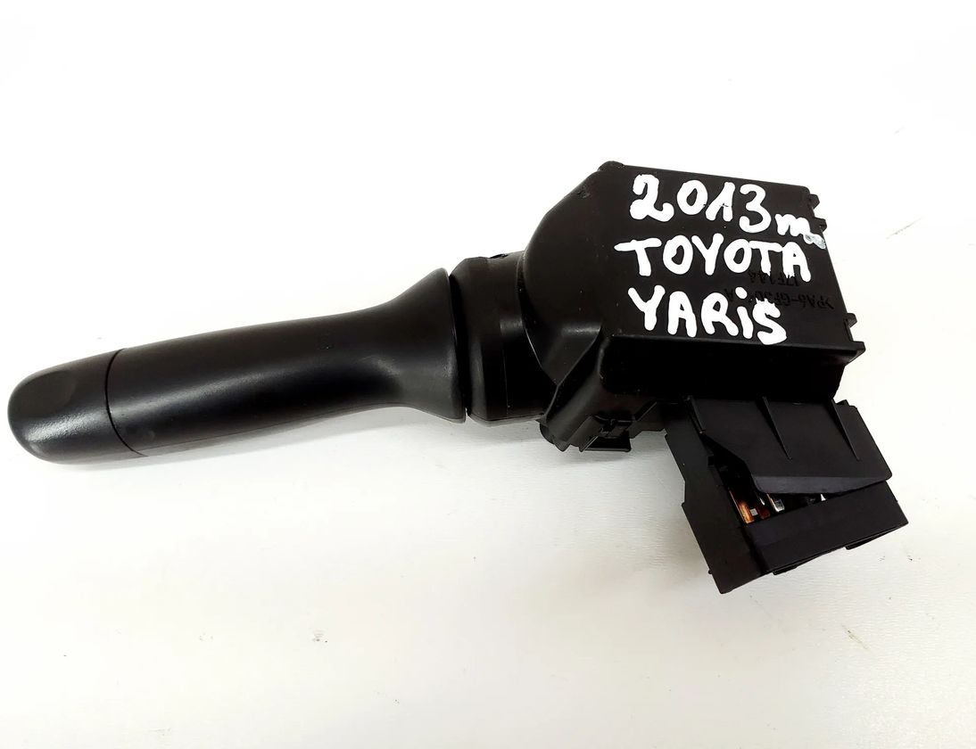 TOYOTA Yaris 3 generation (2010-2019) Управление стеклоочистителями 17F003 27849122