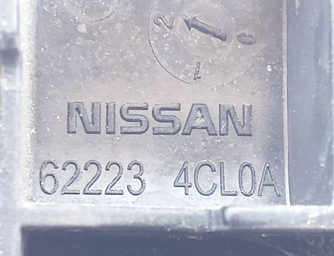 NISSAN X-Trail T32 (2013-2022) Priekšējā kreisā bufera stiprinājums 622234CL0A 28340765