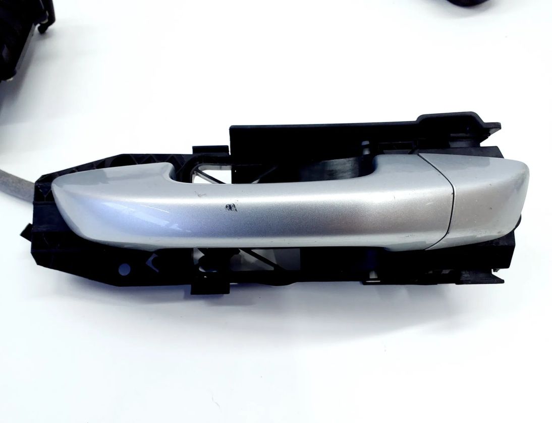 SEAT Alhambra 2 generation (2010-2021) Замок задней правой двери 7N0839003C,7N0839016C,7N0843642J,7N0843642K,5N0837885,7N0843745 32960173