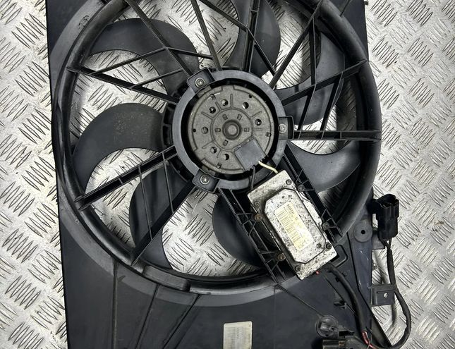 VOLVO V70 2 generation (2000-2008) Engine Cooling Fan Radiator 30680547 22020846
