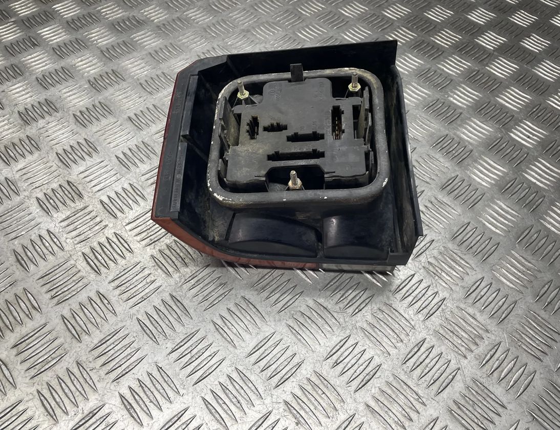 VOLKSWAGEN Transporter T4 (1990-2003) Фонарь задний правый 70194511 25185868