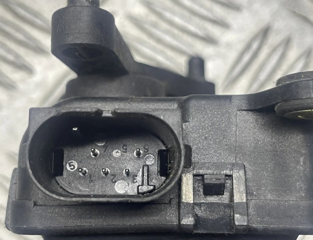 AUDI A6 C5/4B (1997-2004) Vārsta vadības motorīts 0132801125,4B1820511D 25835413