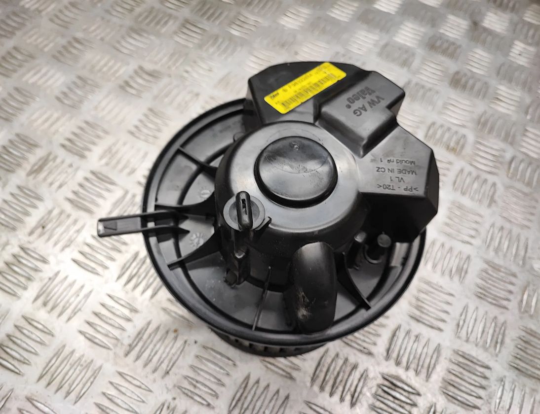 SKODA Octavia 2 generation (2004-2013) Salona mazā ventilatora relejs 1K1820015C 25971961