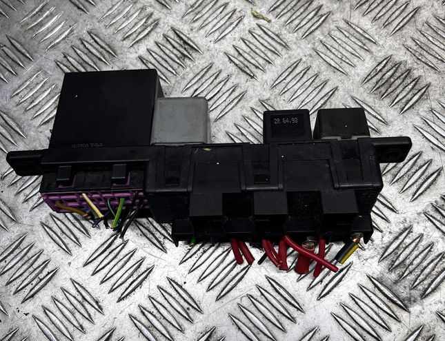 AUDI A6 C5/4B (1997-2004) Блок предохранителей 8L0941822A 27415661