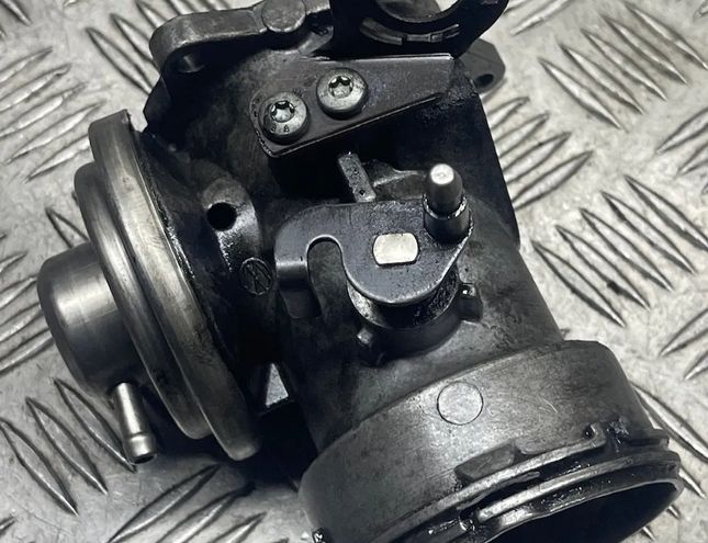 VOLKSWAGEN Passat B5 (1996-2005) EGR Valve 038129637A,038131501J,025101017 28199737