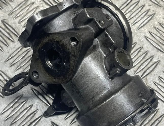 VOLKSWAGEN Passat B5 (1996-2005) EGR Valve 038129637A,038131501J,025101017 28199737