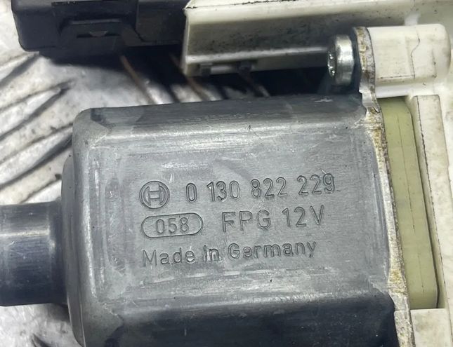 VOLKSWAGEN Golf 6 generation (2008-2015) Front Left Door Window Regulator Motor 0130822229,1K0959793J 29388571