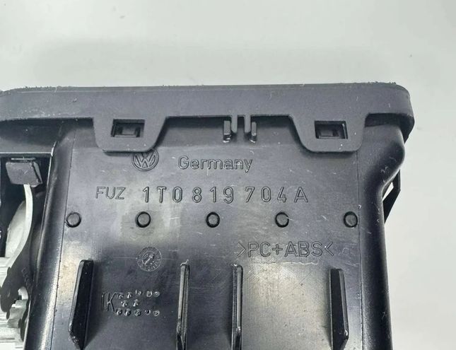 VOLKSWAGEN Touran 1 generation (2003-2015) Вентиляционные отверстия в приборной панели 1T0819704A 31876431