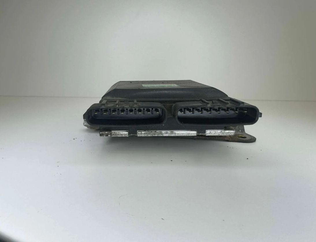 MAZDA 6 GG (2002-2007) Fuel injectors control unit RF5C18701A 31889339