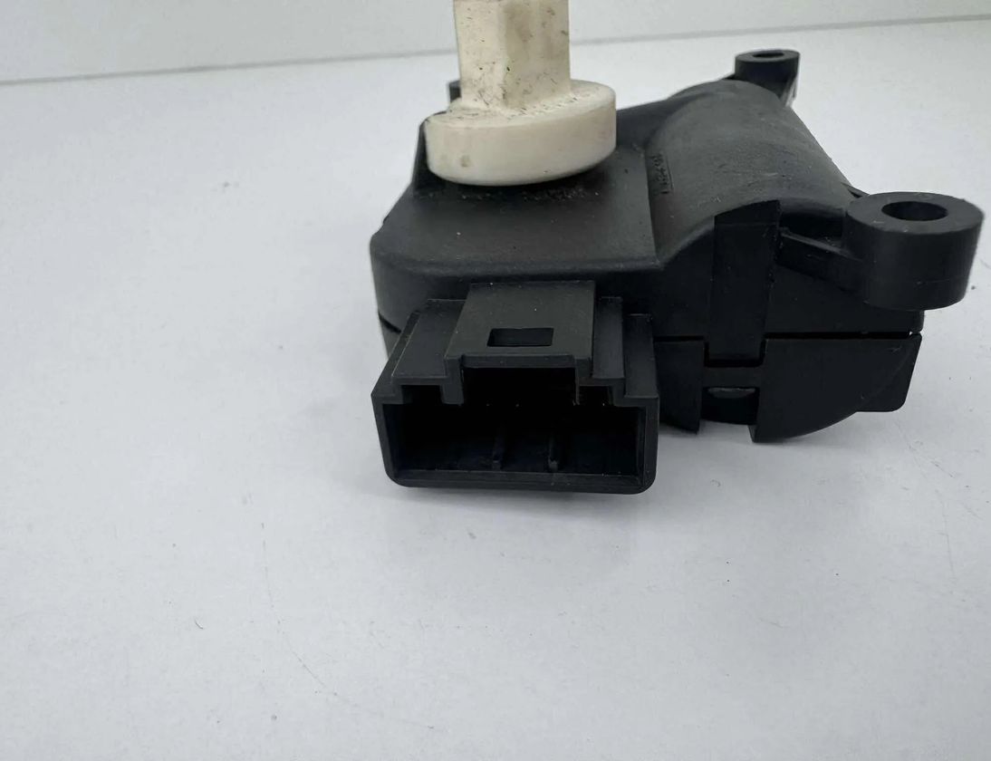 VOLKSWAGEN Golf 5 generation (2003-2009) Interior Heater Flap Motor Actuator 1K1907511C 32061007