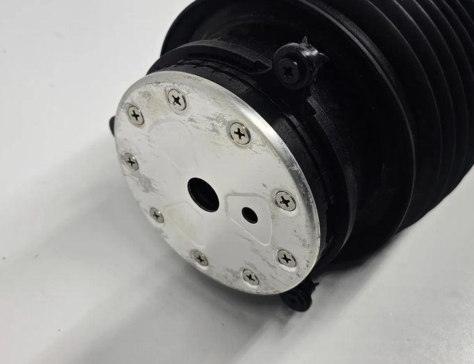 MERCEDES-BENZ C-Class W205/S205/C205 (2014-2023) Aizmugurējais labais gaisa balstiekārtas spilvens A2053200225 32146077