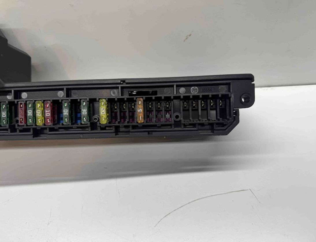 BMW 5 Series E60/E61 (2003-2010) Блок предохранителей 6932452 32595406