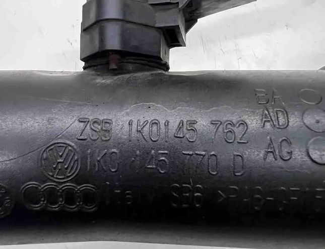 VOLKSWAGEN Passat B6 (2005-2010) шланг радиатора интеркулера 1K0145762AD 32742116