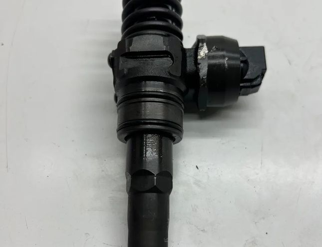 VOLKSWAGEN Touran 1 generation (2003-2015) Форсунка 0414720215 33036128