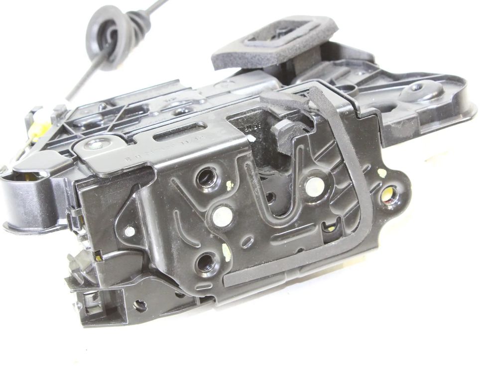 VOLKSWAGEN Polo 5 generation (2009-2017) Priekšējo labo durvju slēdzene 5K2837016D 12131508