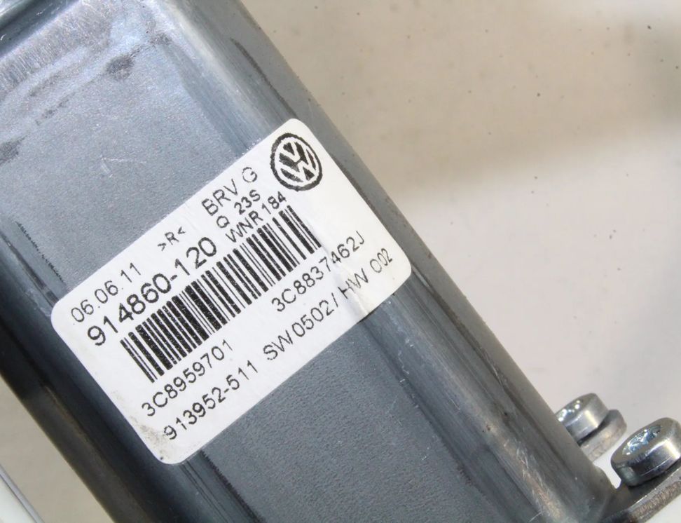 VOLKSWAGEN Passat CC 1 generation (2008-2017) Priekšējo labo durvju logu pacēlājs 3C8837462J 13849654