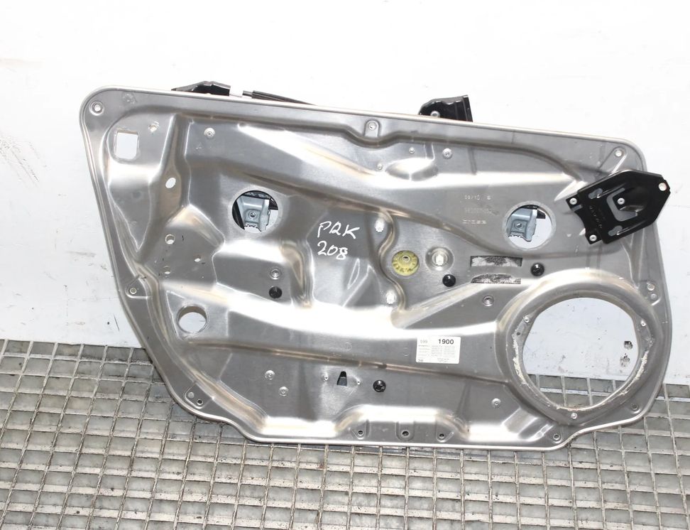 MERCEDES-BENZ C-Class W204/S204/C204 (2004-2015) Стеклоподъемник передней левой двери A2048210751 17509462