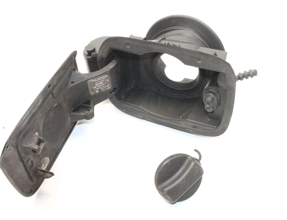 BMW 3 Series E90/E91/E92/E93 (2004-2013) Degvielas tvertnes vāciņš 7117982 17807216