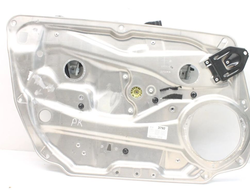 MERCEDES-BENZ C-Class W204/S204/C204 (2004-2015) Стеклоподъемник передней левой двери A2048204102 17957072