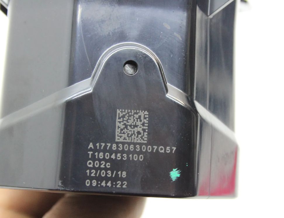 MERCEDES-BENZ A-Class W177 (2018-2024) Centrālās konsoles kanāls A17783063007 18013464