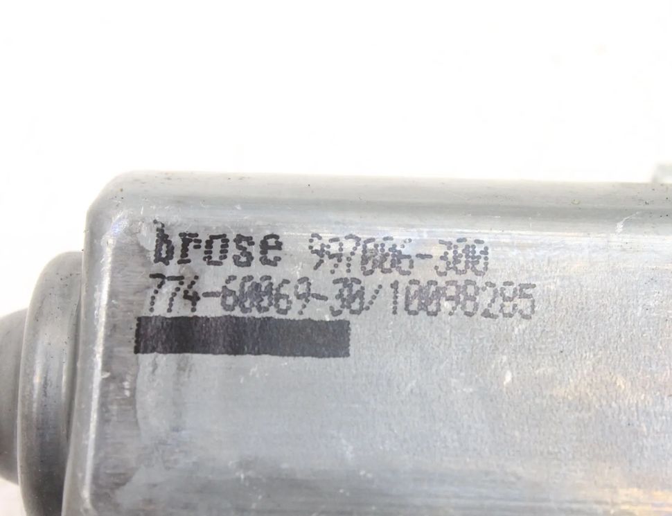 AUDI A6 C6/4F (2004-2011) Маторчик стеклоподъемника задней правой двери 4F0959802F 18332743