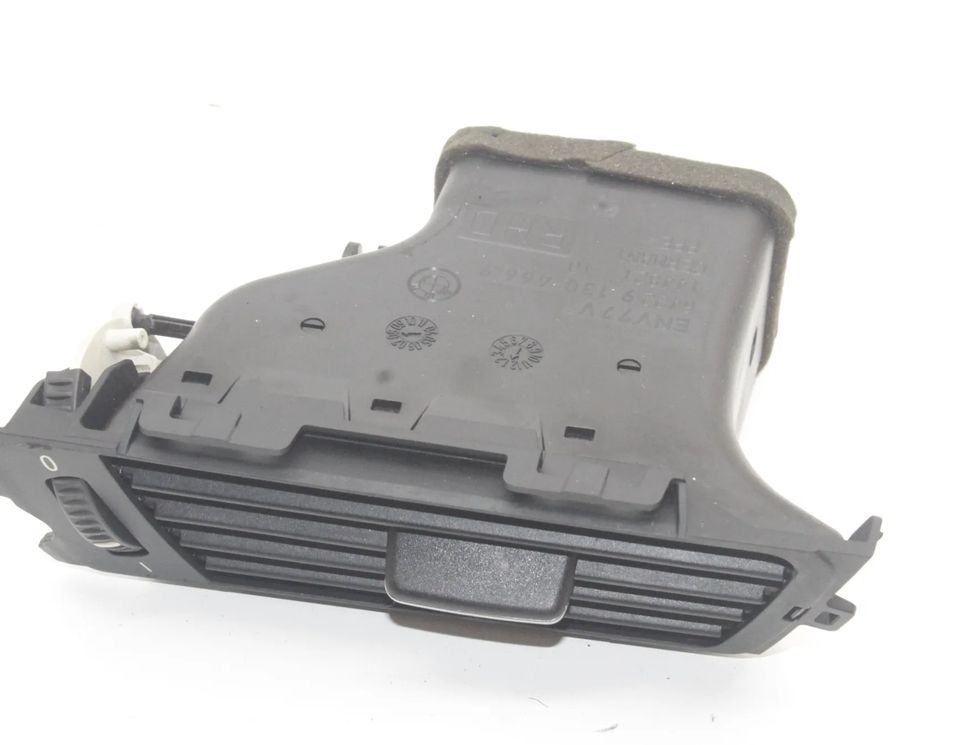 BMW 3 Series E90/E91/E92/E93 (2004-2013) Вентиляционные отверстия в приборной панели 9130466 21353010