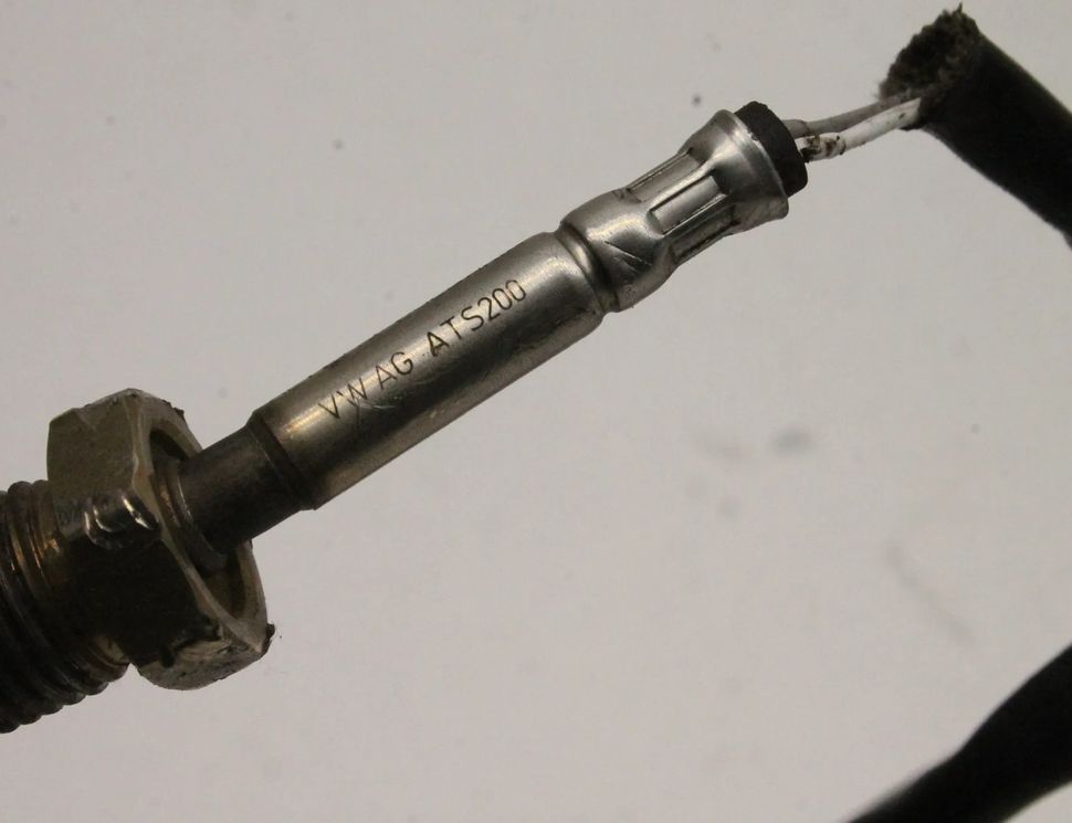 SKODA Octavia 3 generation (2013-2020) Exhaust gas temperature sensor 04L906088E 21905210