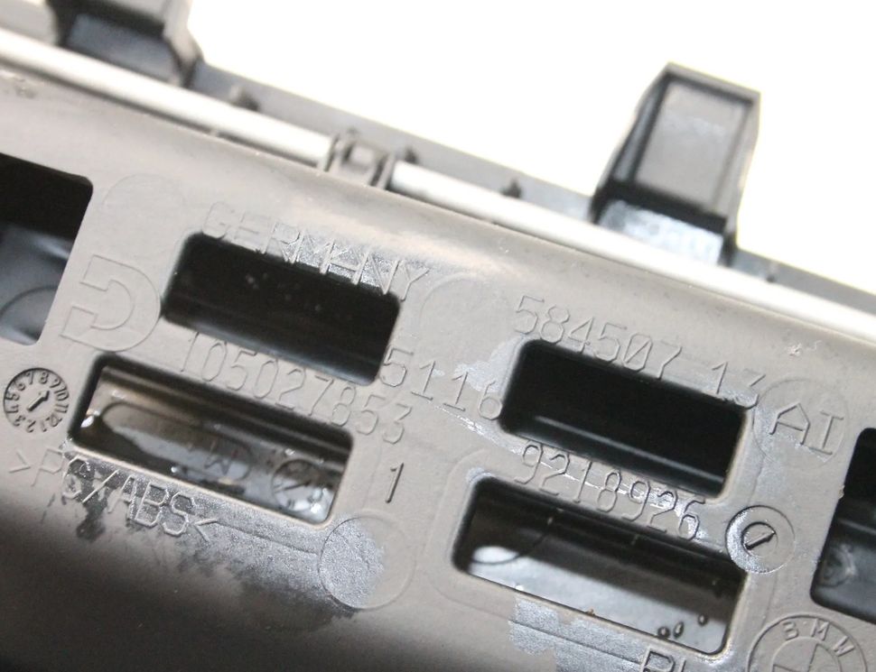 BMW 4 Series F32/F33/F36 (2013-2020) Glāžu turētājs 9218926 22104095