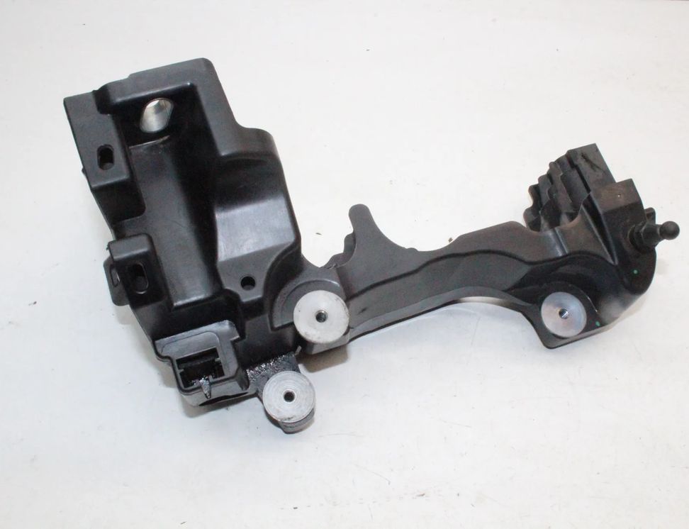 FORD Kuga 1 generation (2008-2013) Citas motora nodalījuma detaļas 9674482280 23419083