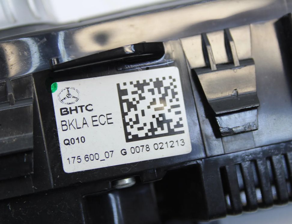 MERCEDES-BENZ A-Class W176 (2012-2018) Klimata kontroles modulis A2469002208 23420685