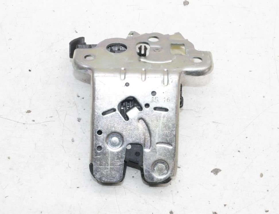 AUDI Q3 8U (2011-2020) Tailgate Boot Lock 8R0827505A 25405718