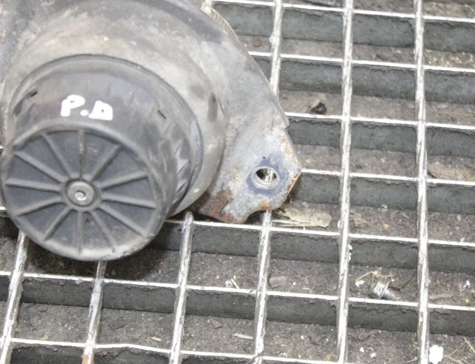 LAND ROVER Discovery 4 generation (2009-2016) Подушка двигателя правая AH226A003BA,AH22-6A003-BA 25949337